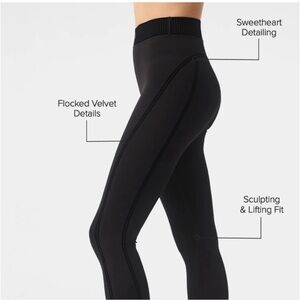 Alo yoga airlift high waisted legging with velvet sweetheart detailing on back.